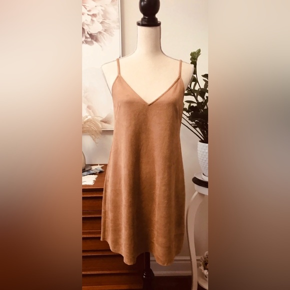 Wilfred Dresses & Skirts - ☀️ Wilfred Free Slip Dress